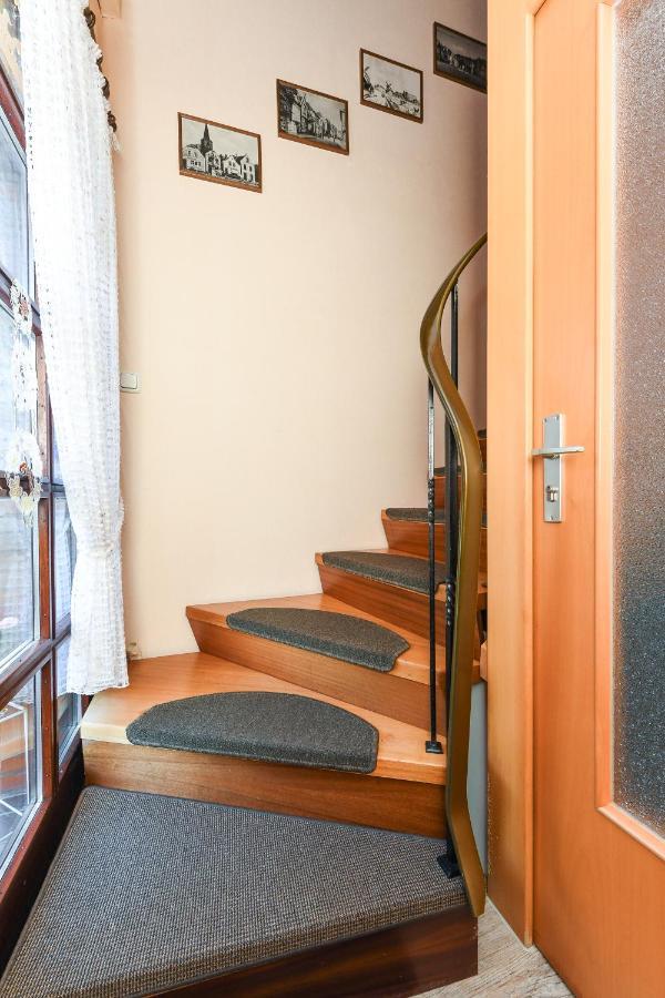 Ferienwohnung Im Haus Weinstock 이젠스 외부 사진